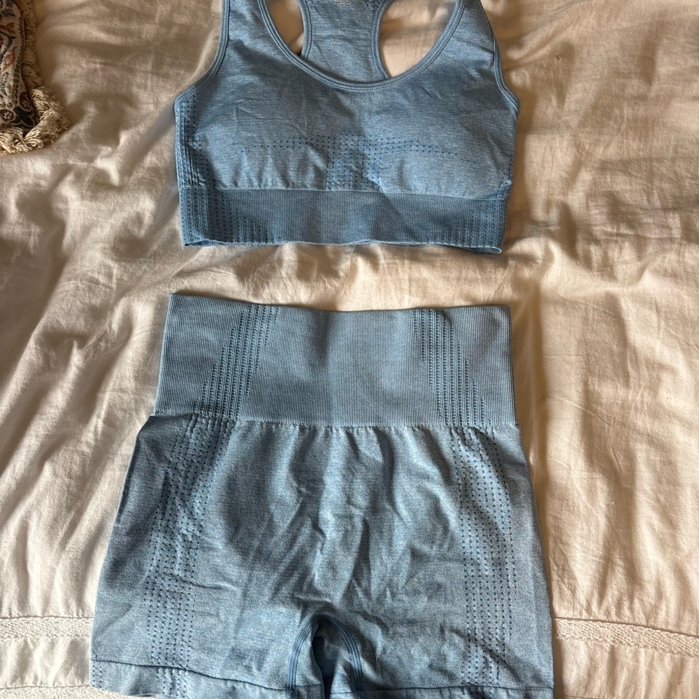 SHEIN Light Blue Seamless Racerback Sports Bra & High-Waist Bike Shorts Set